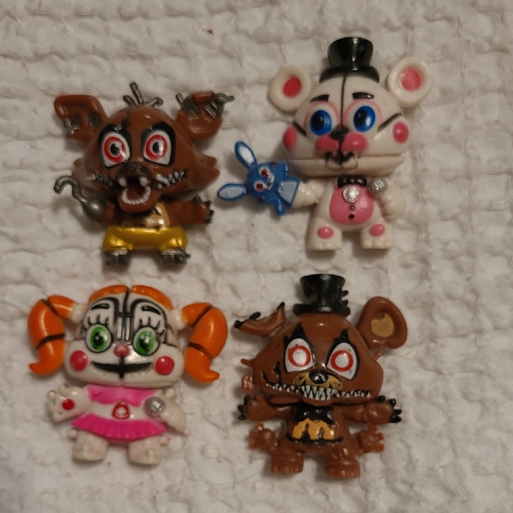LOT of PVC FNAF FIVE NIGHTS AT FREDDY'S FIGURES
